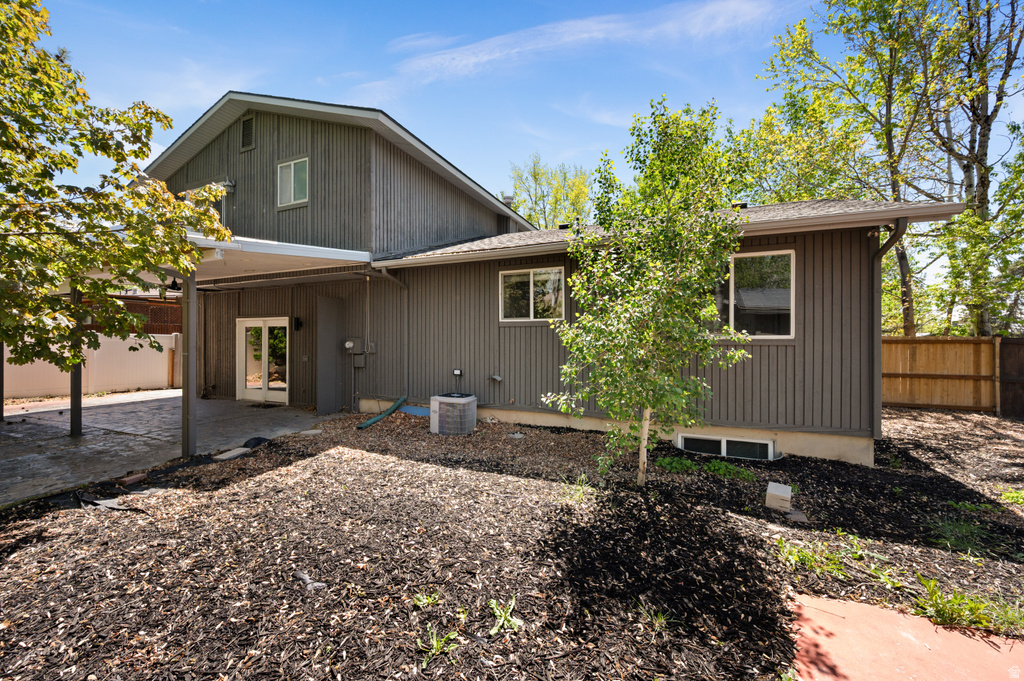 2163 E BORG DR Sandy, UT 84092