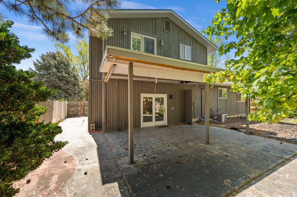 2163 E BORG DR Sandy, UT 84092