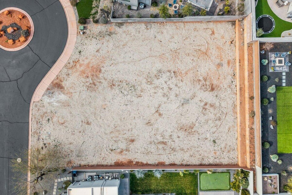 633 E FLINT ROCK CIR Ivins, UT 84738