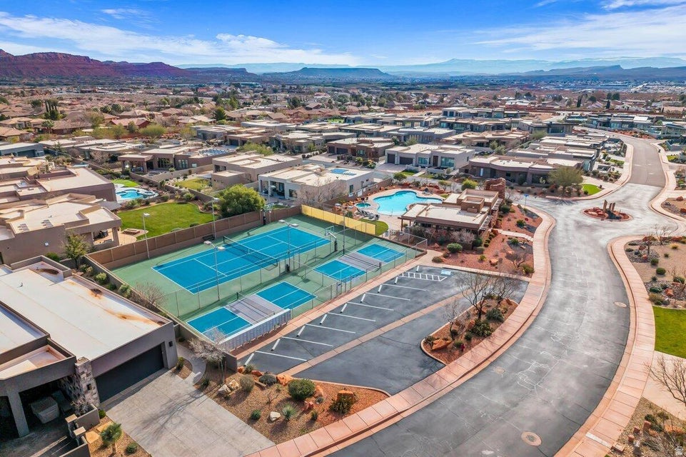 633 E FLINT ROCK CIR Ivins, UT 84738