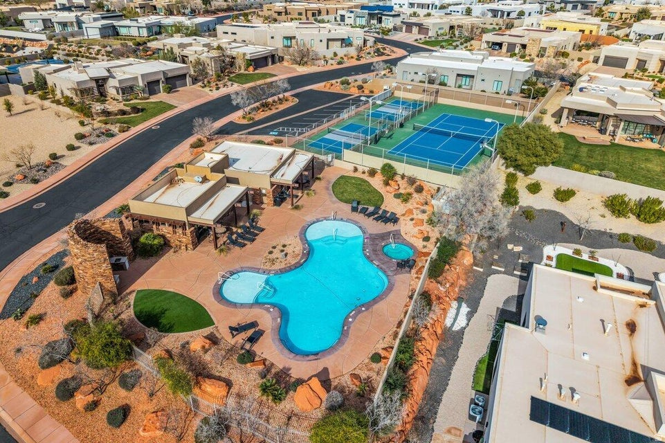 633 E FLINT ROCK CIR Ivins, UT 84738