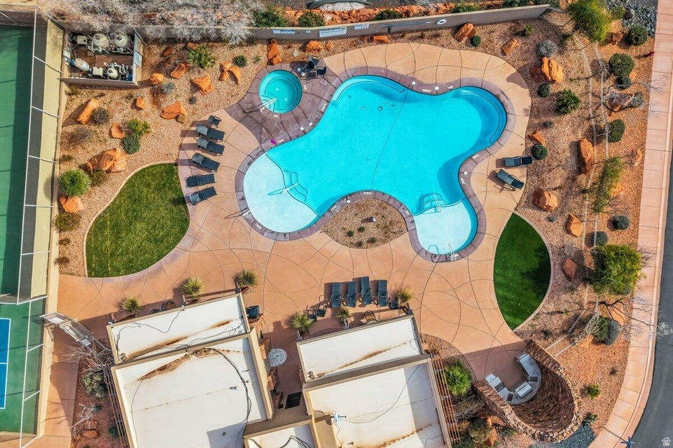 633 E FLINT ROCK CIR Ivins, UT 84738