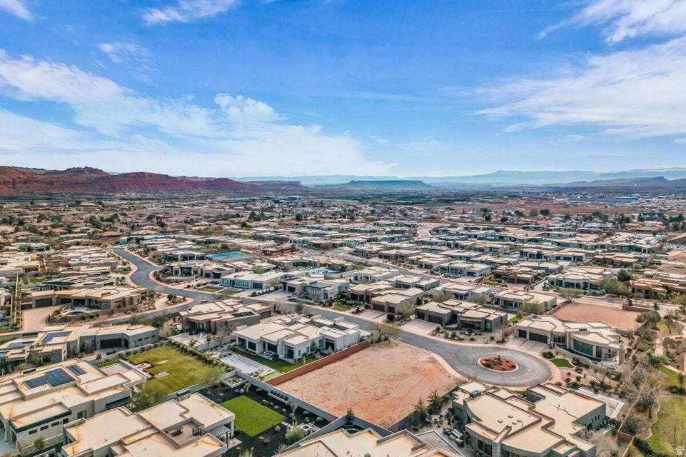 633 E FLINT ROCK CIR Ivins, UT 84738