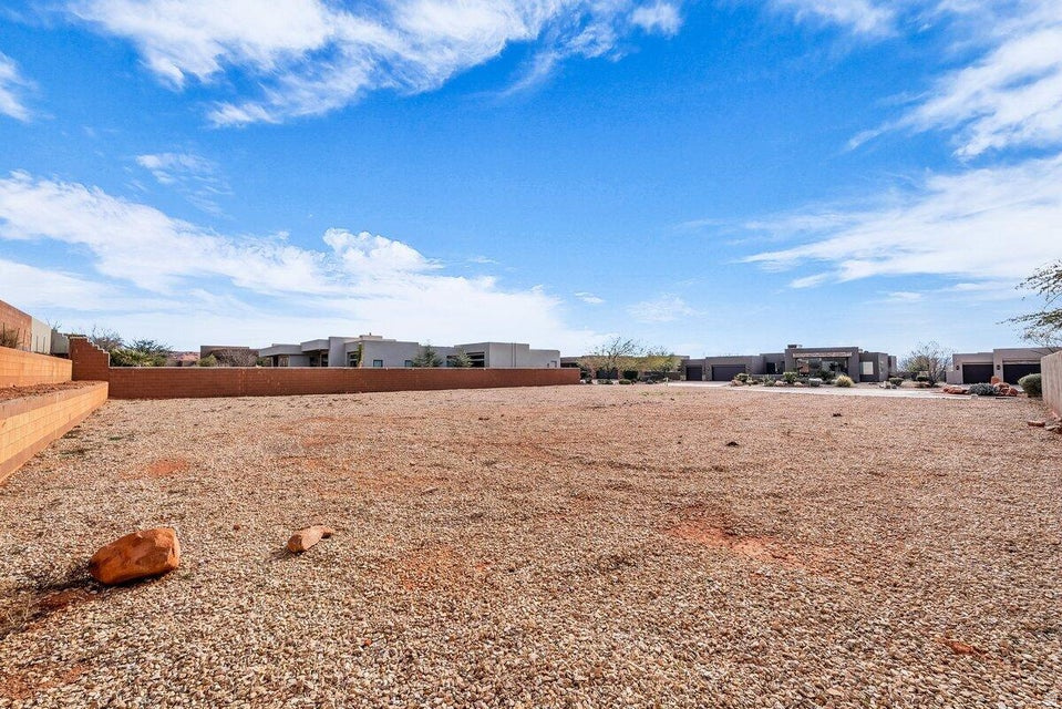 633 E FLINT ROCK CIR Ivins, UT 84738