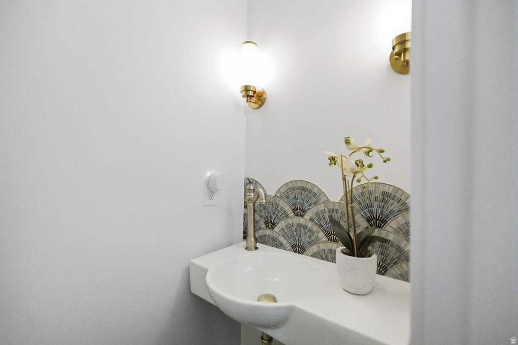 16 W 780 S Centerville, UT 84014