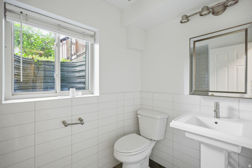 16 W 780 S Centerville, UT 84014