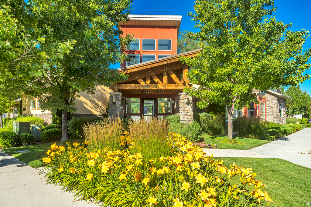 11287 S WINTER BLUFF LN South Jordan, UT 84095