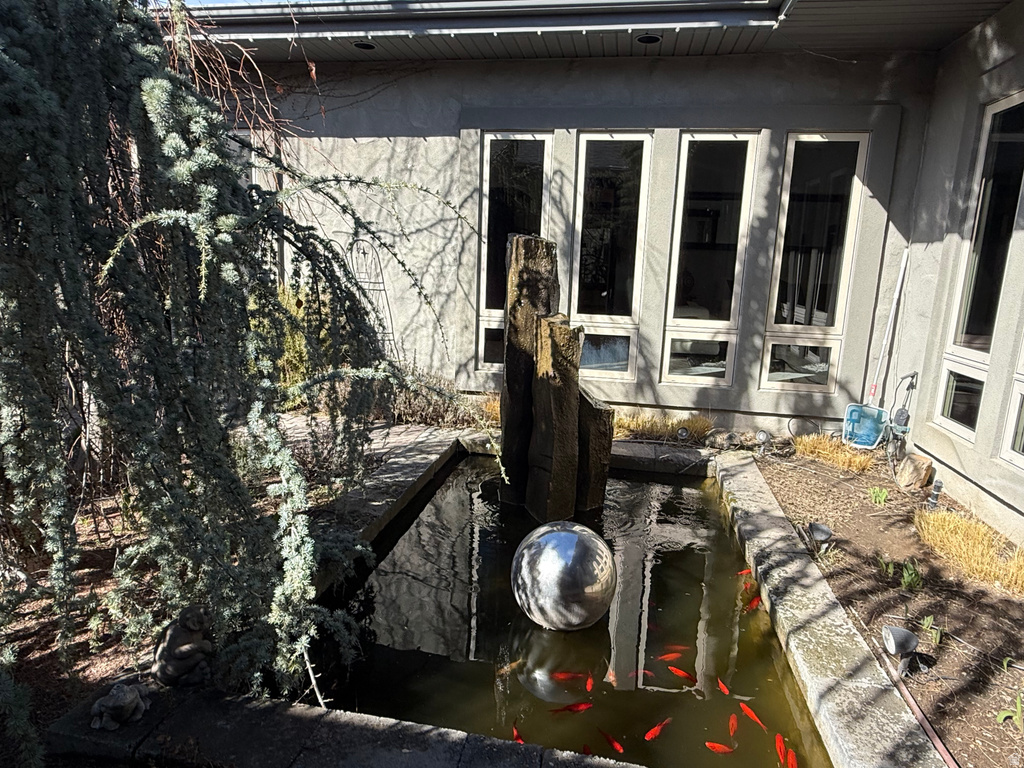 145 W CARNESECCA CT Mapleton, UT 84664