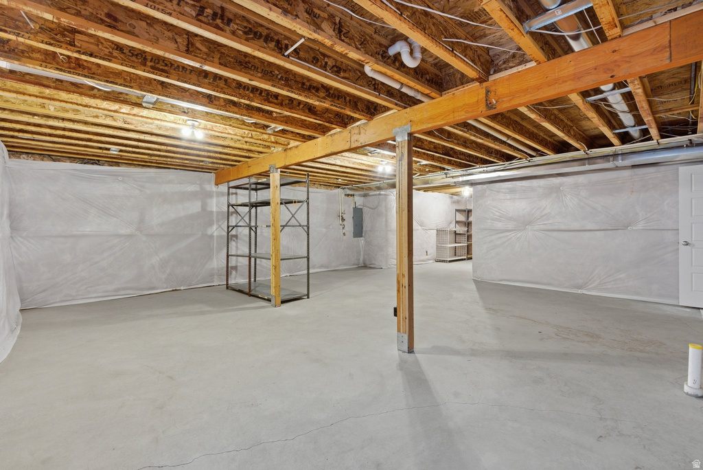 145 W CARNESECCA CT Mapleton, UT 84664