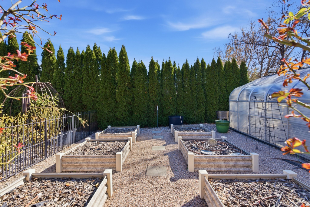 145 W CARNESECCA CT Mapleton, UT 84664