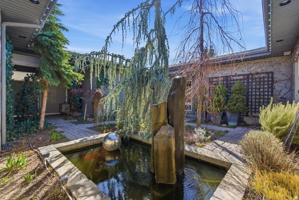 145 W CARNESECCA CT Mapleton, UT 84664