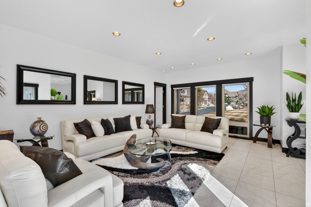 145 W CARNESECCA CT Mapleton, UT 84664