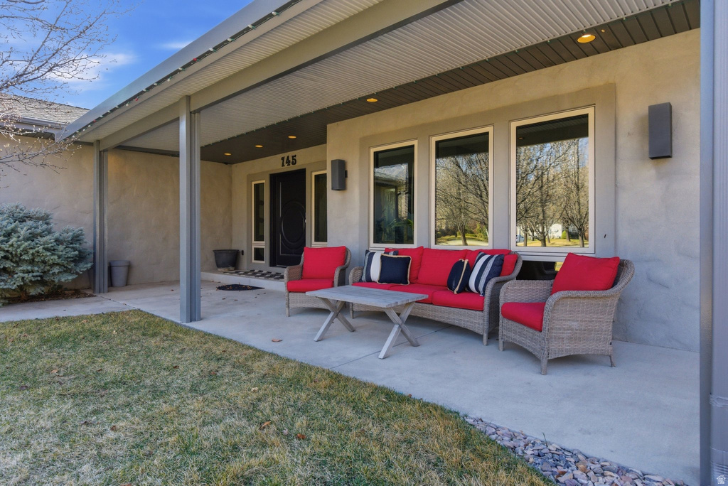 145 W CARNESECCA CT Mapleton, UT 84664