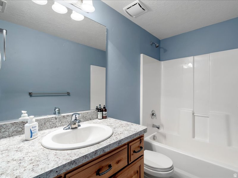 747 W 2775 N Pleasant View, UT 84414