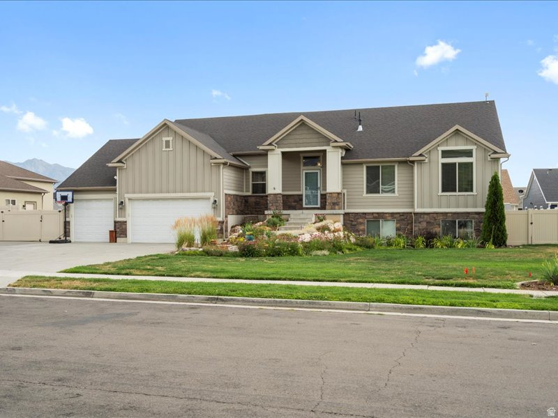 747 W 2775 N Pleasant View, UT 84414