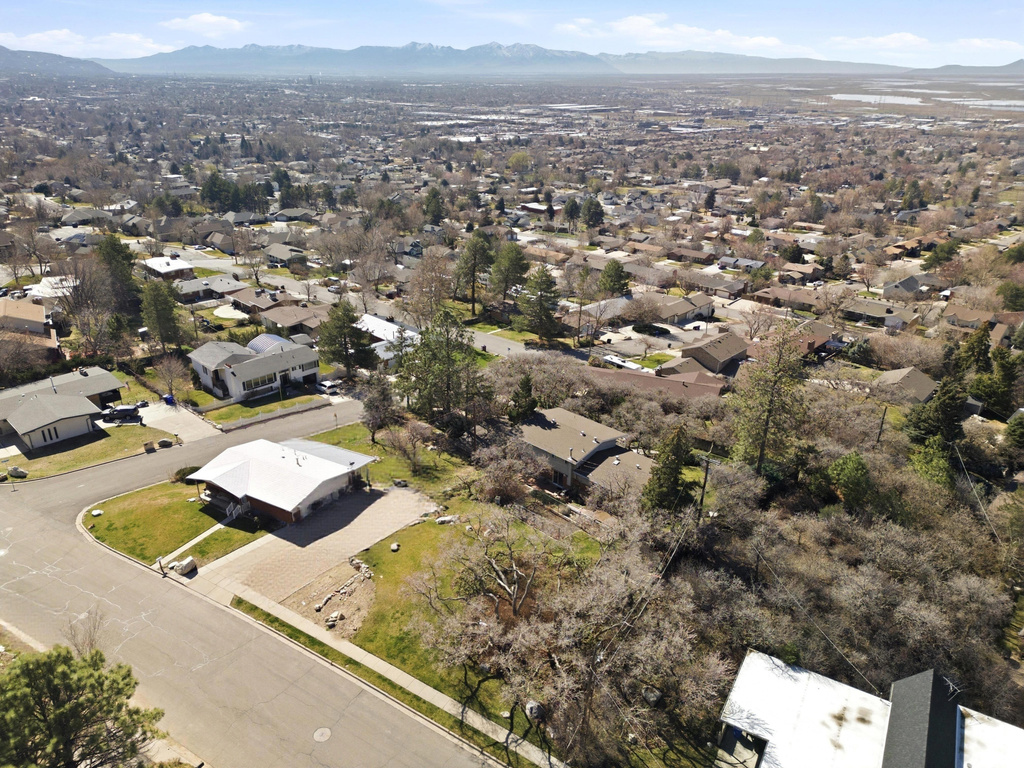 1159 N OAKRIDGE DR Centerville, UT 84014