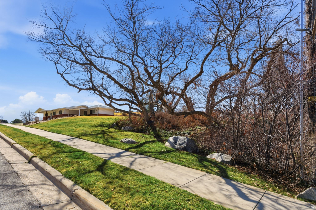 1159 N OAKRIDGE DR Centerville, UT 84014