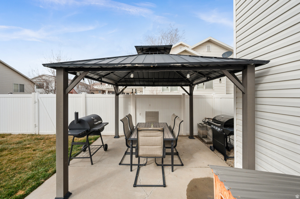 5884 S IMPRESSIONS DR Salt Lake City, UT 84118