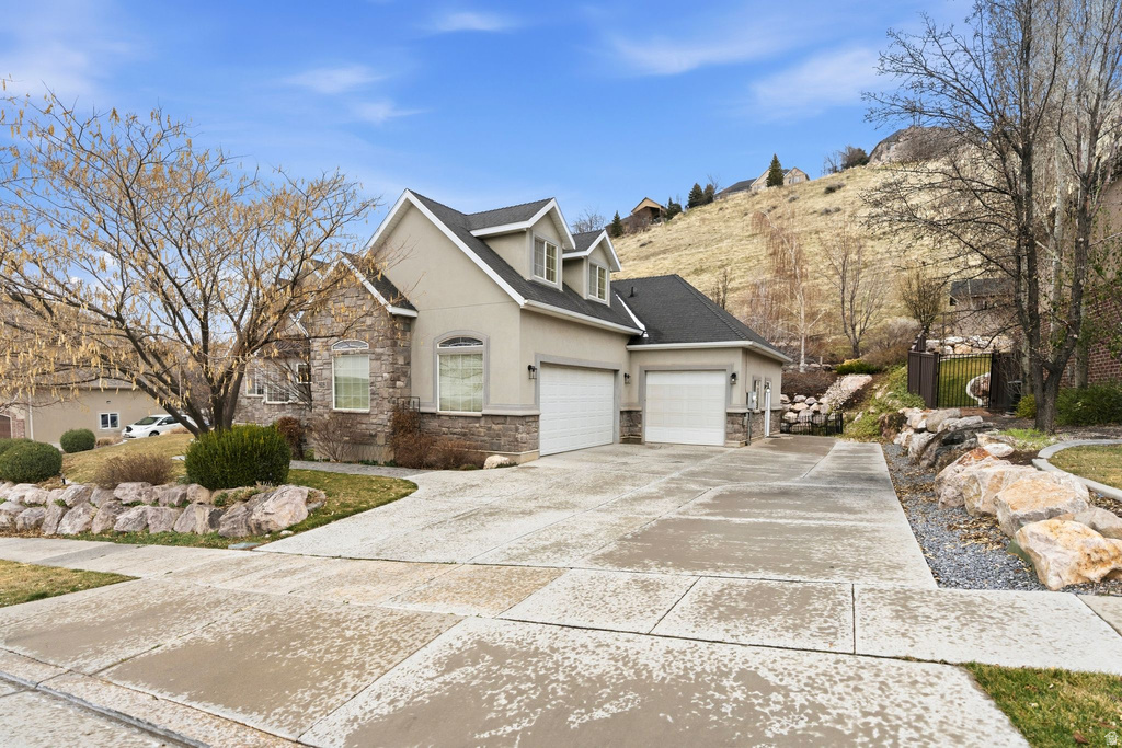 609 S PARKWAY DR North Salt Lake, UT 84054