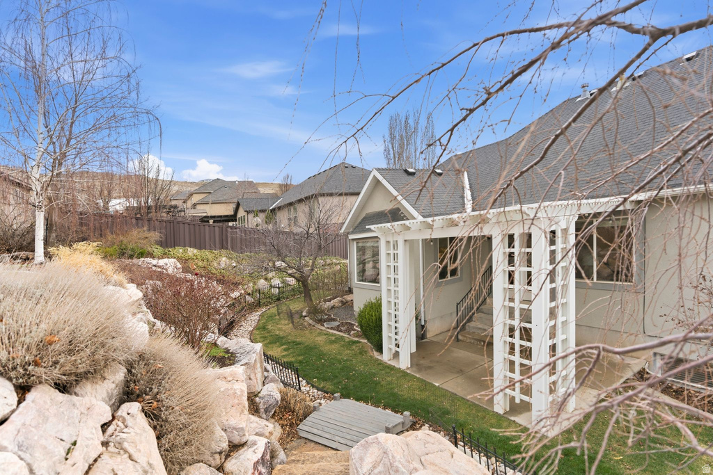 609 S PARKWAY DR North Salt Lake, UT 84054