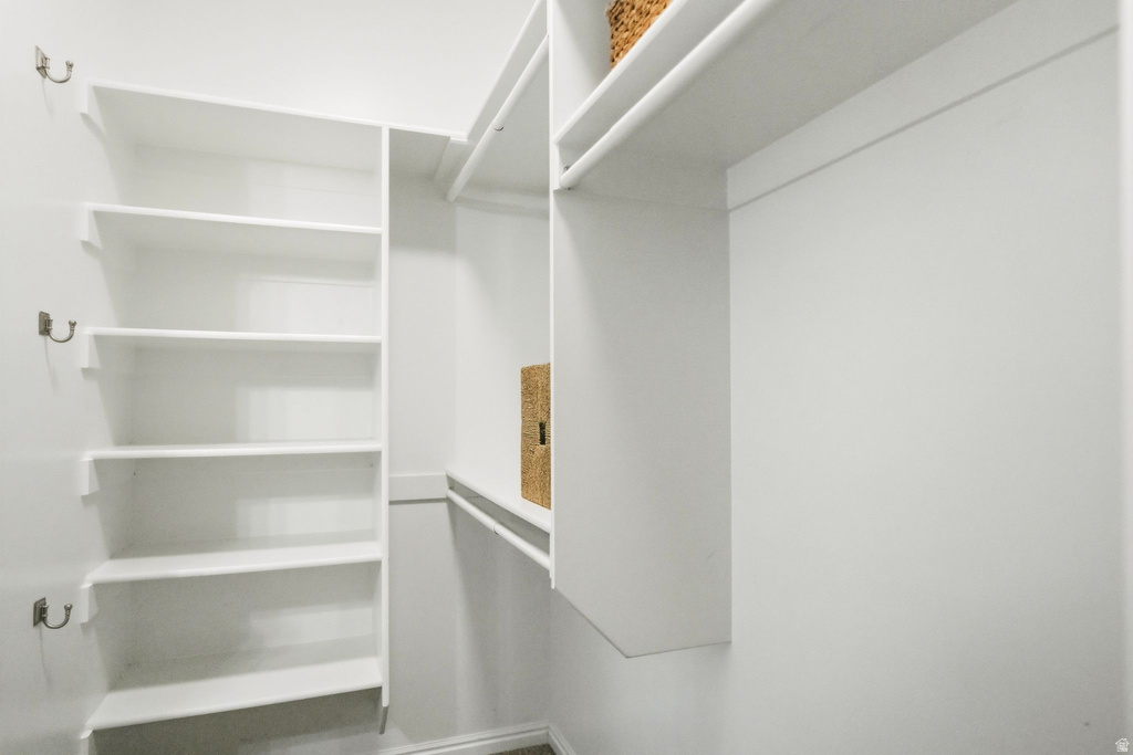 609 S PARKWAY DR North Salt Lake, UT 84054