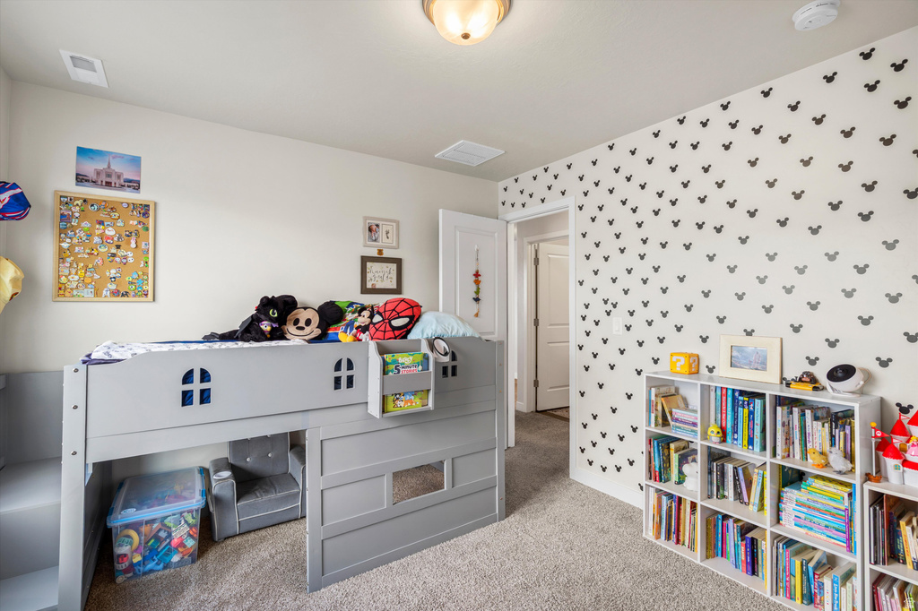 2094 W LYDIA LN Syracuse, UT 84075