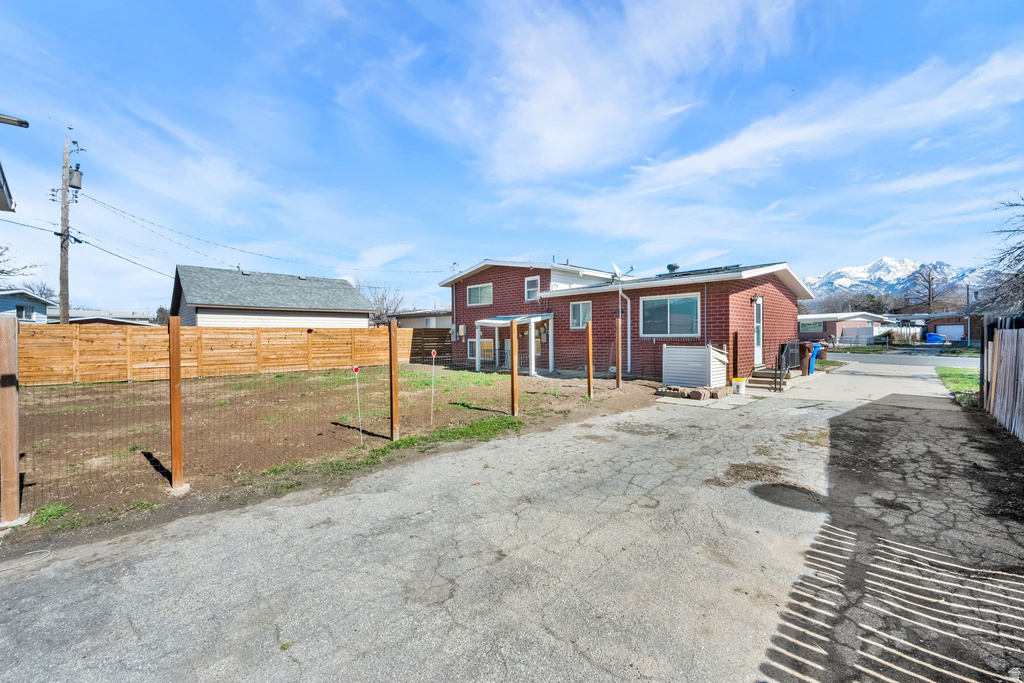 8332 S HAYES ST Midvale, UT 84047