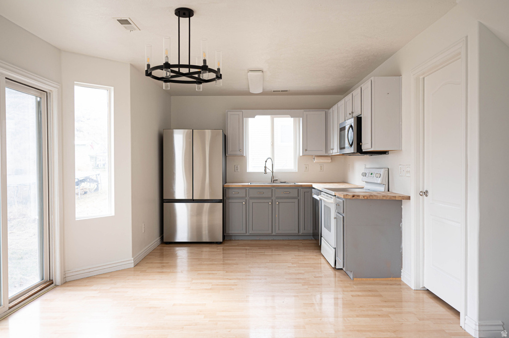 4048 E CLARK ST Eagle Mountain, UT 84005