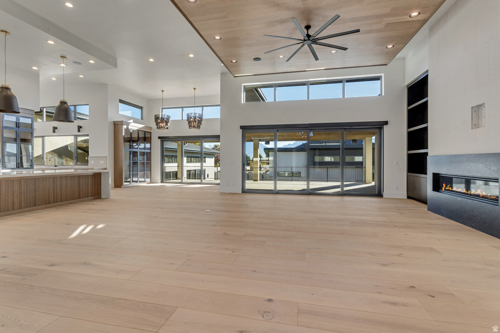 10939 S VIA ENCANTADA WAY South Jordan, UT 84095