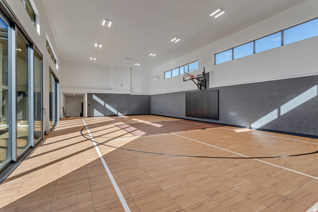 10939 S VIA ENCANTADA WAY South Jordan, UT 84095