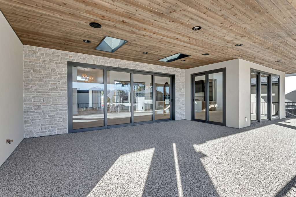 10939 S VIA ENCANTADA WAY South Jordan, UT 84095