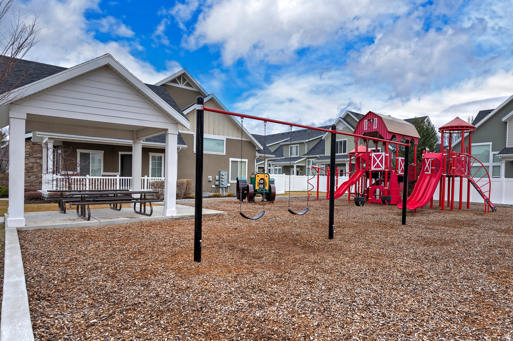 379 E HORSE CREEK DR Midvale, UT 84047