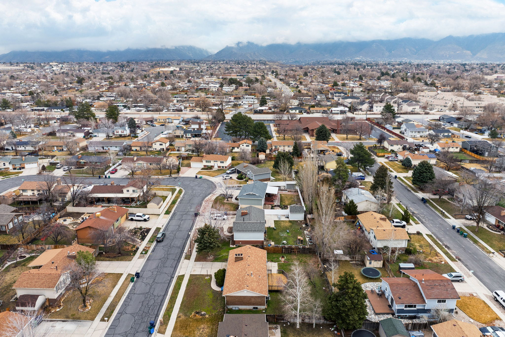 586 E 10345 S Sandy, UT 84070