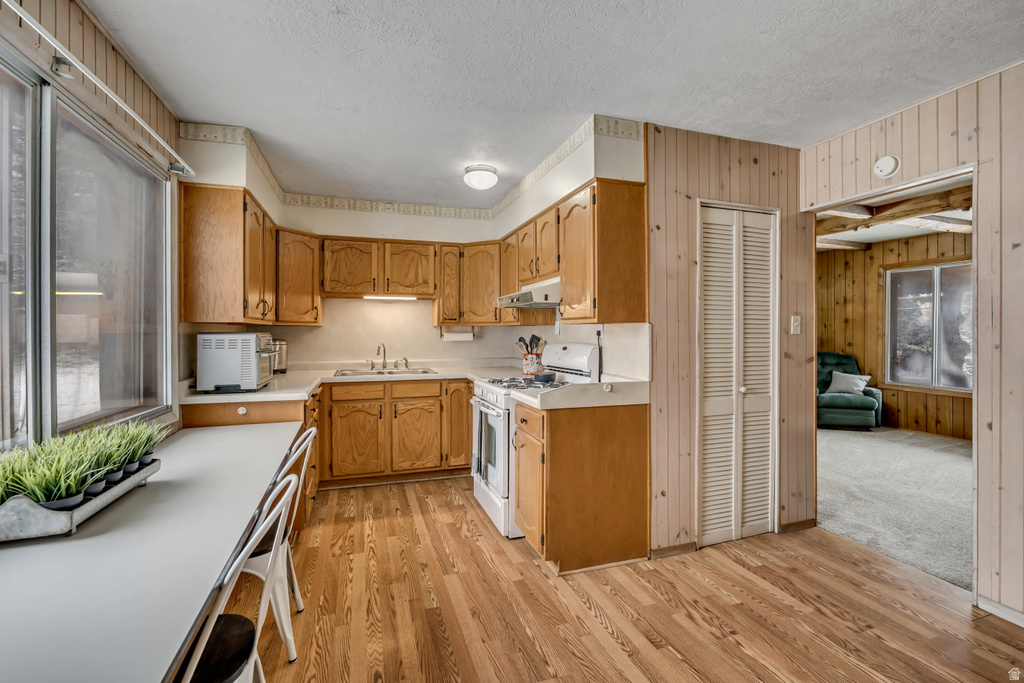 1752 N VALLEY VIEW DR. DR Layton, UT 84040