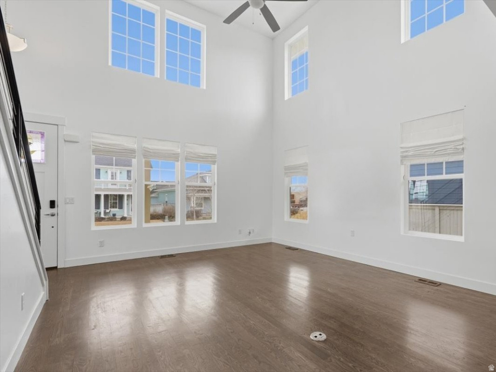 10328 S YELLOW KNIFE WAY South Jordan, UT 84009