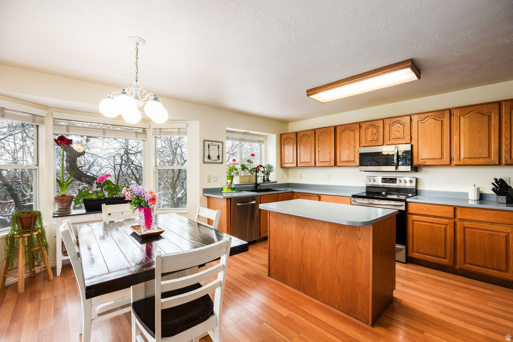 2231 N VALLEY VIEW DR Layton, UT 84040