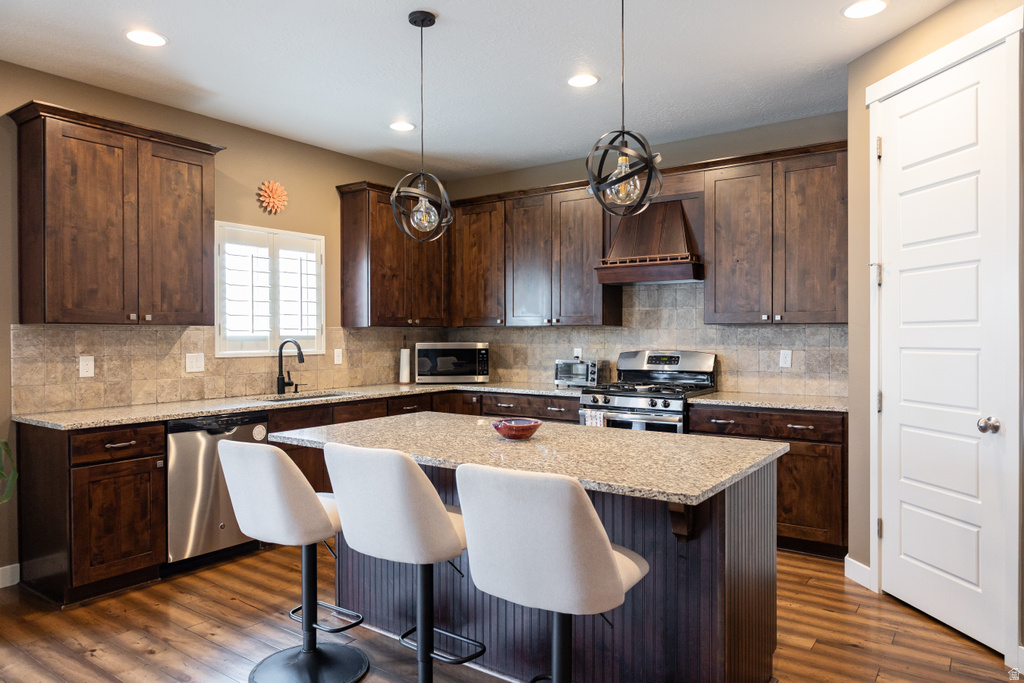 8023 S PINEWOOD DR Sandy, UT 84094