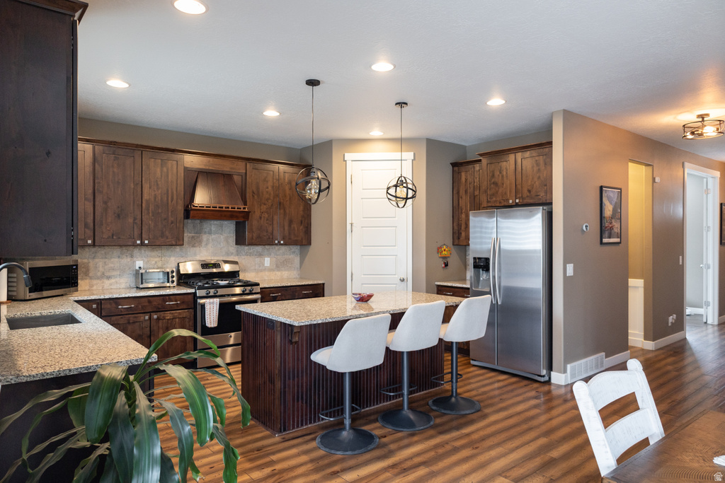 8023 S PINEWOOD DR Sandy, UT 84094