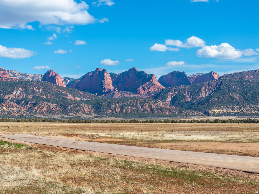 1705 E 460 N New Harmony, UT 84757