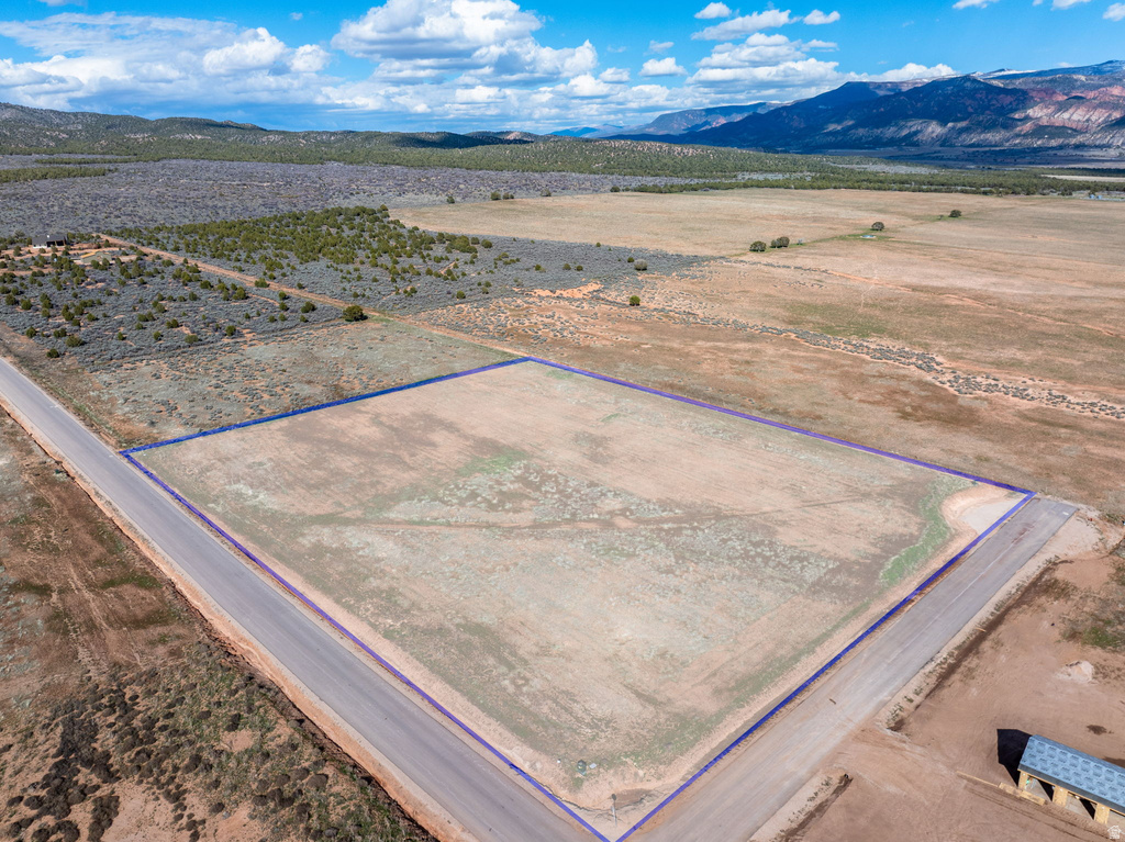 1705 E 460 N New Harmony, UT 84757