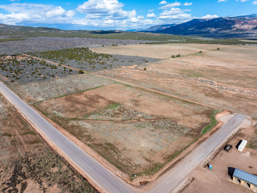 1705 E 460 N New Harmony, UT 84757