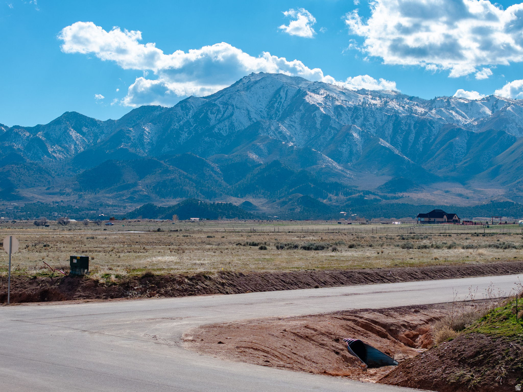 1705 E 460 N New Harmony, UT 84757