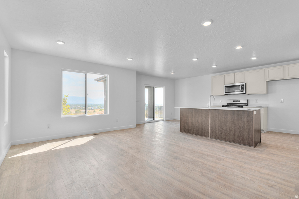 210 E GLENCOE DR #1060 Lehi, UT 84048