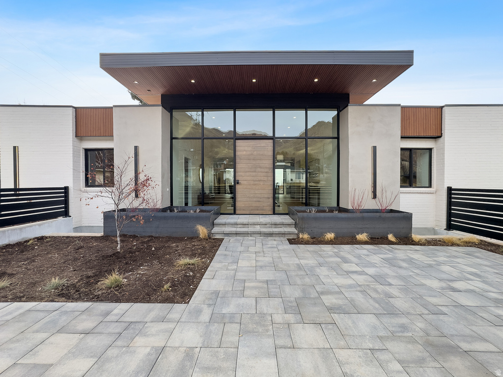 1332 S CANTERBURY DR Salt Lake City, UT 84108