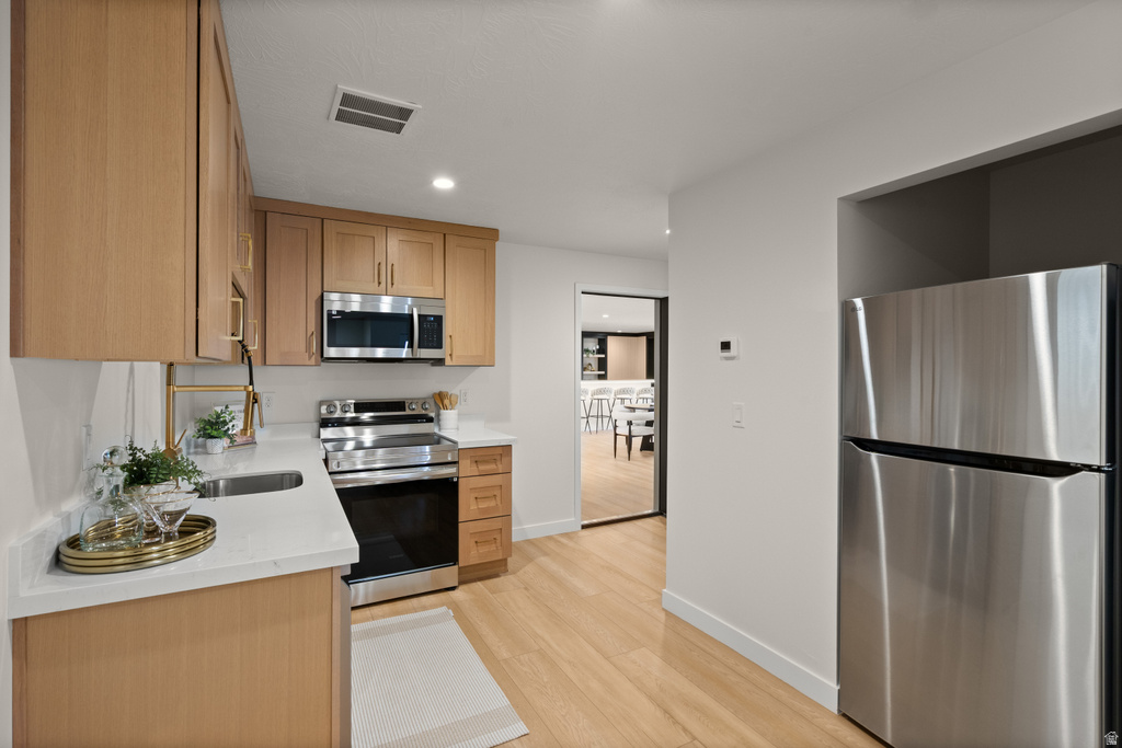 1332 S CANTERBURY DR Salt Lake City, UT 84108