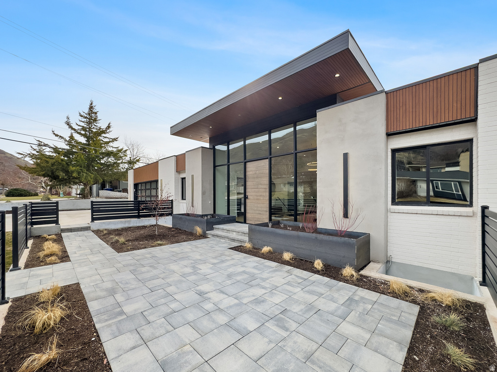 1332 S CANTERBURY DR Salt Lake City, UT 84108