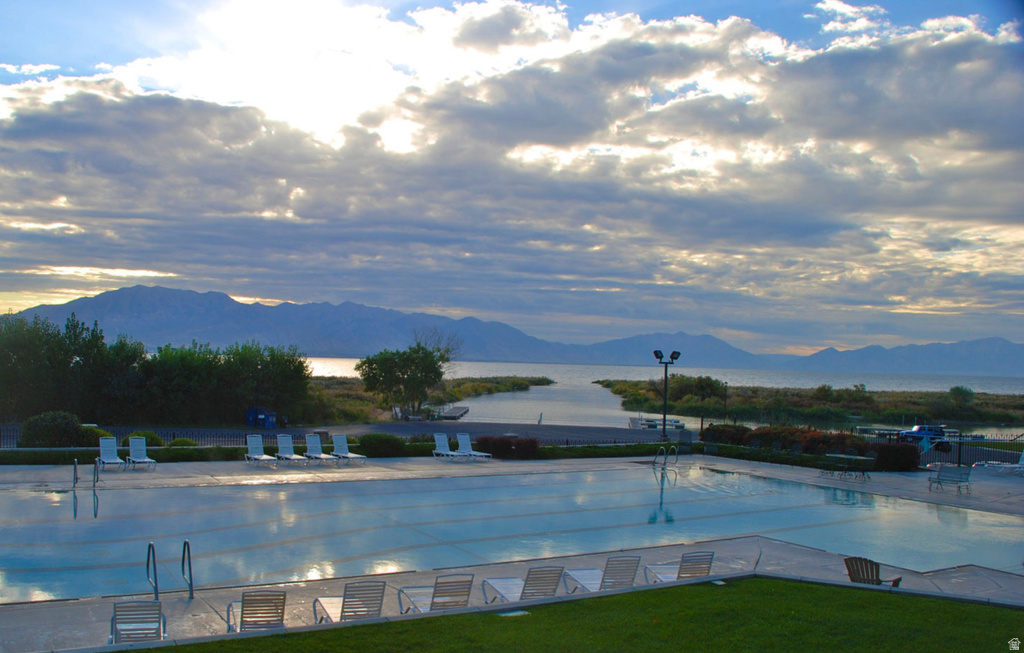 154 E COVE RD Saratoga Springs, UT 84045