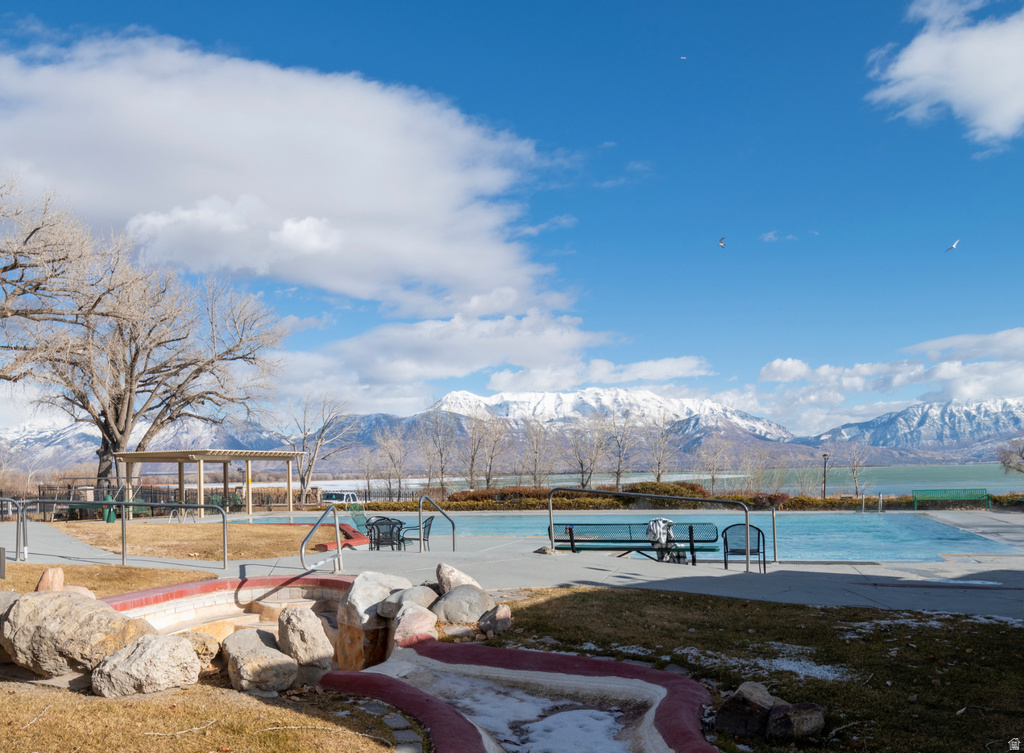 154 E COVE RD Saratoga Springs, UT 84045