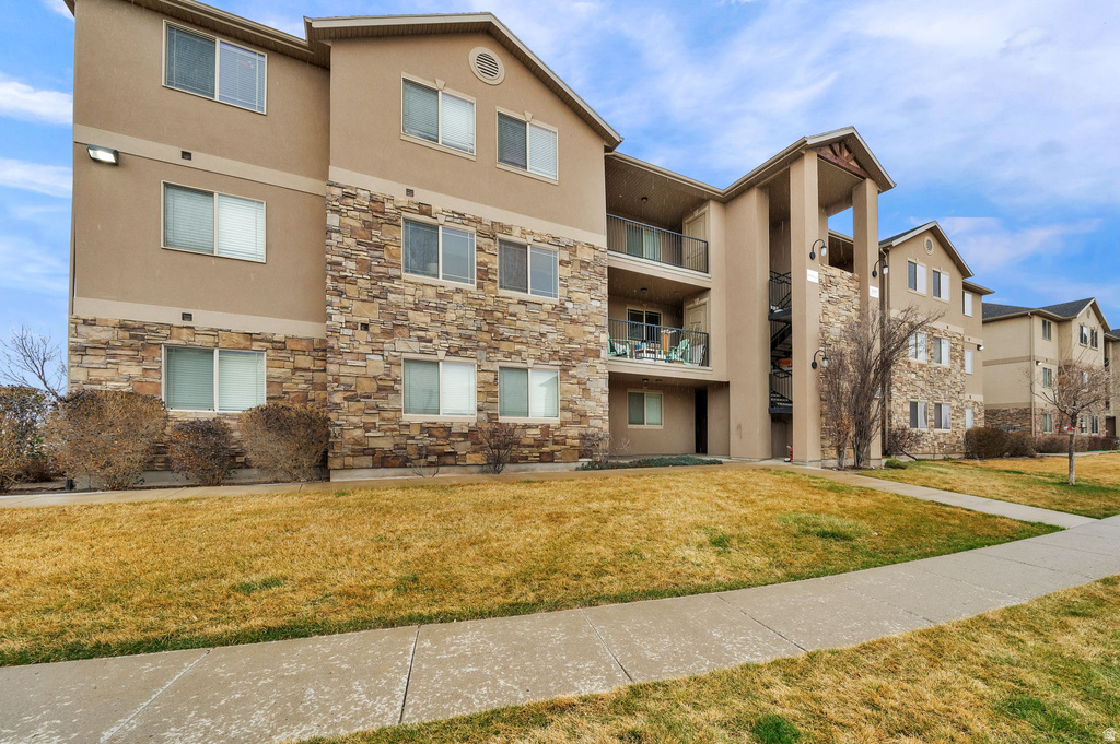 1019 W VILLAGE RIVER LN #A6 Midvale, UT 84047