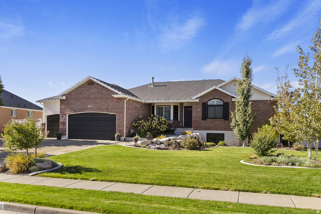 2011 W HILL ST Kaysville, UT 84037